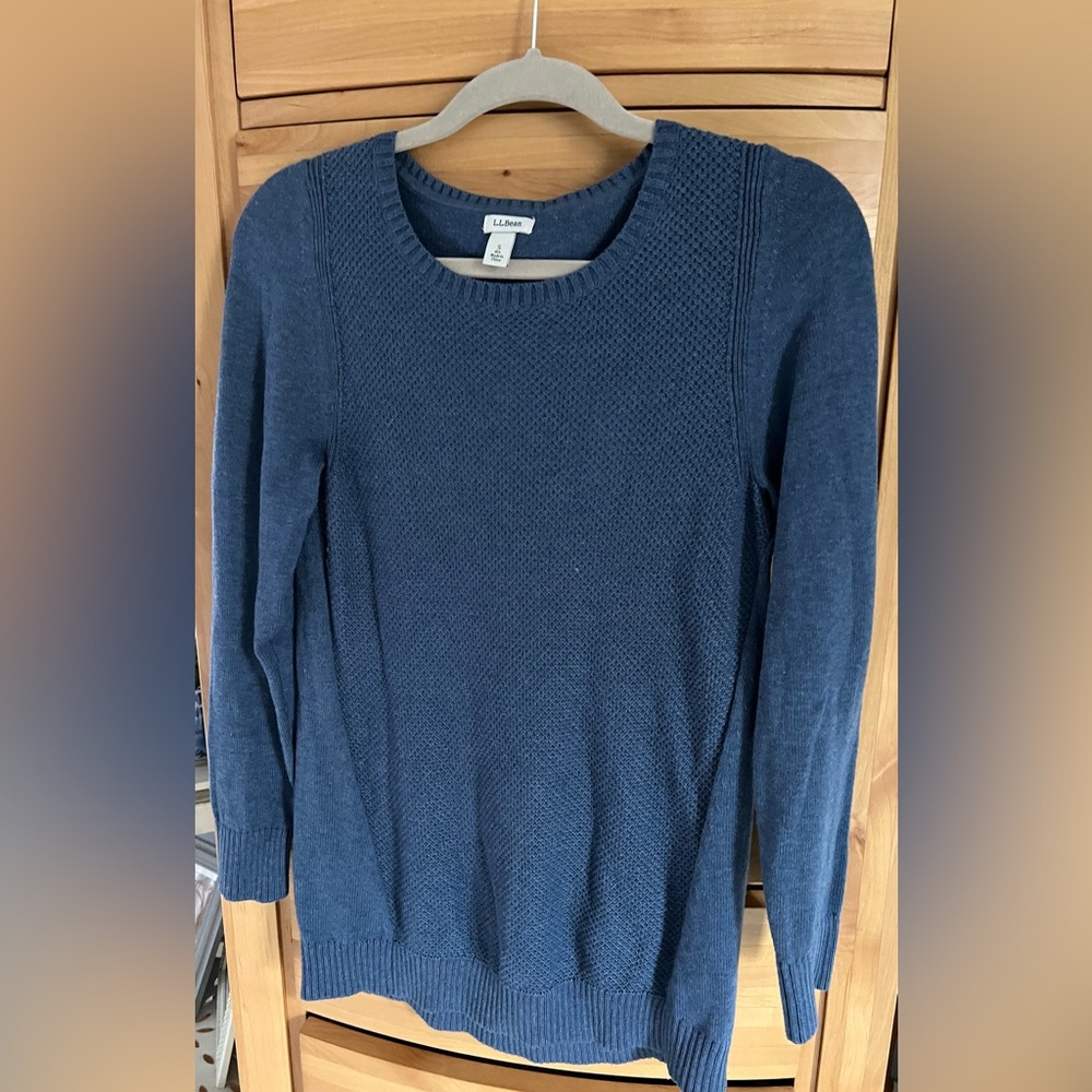 LLBean womens blue lightweight knit sweater size small
